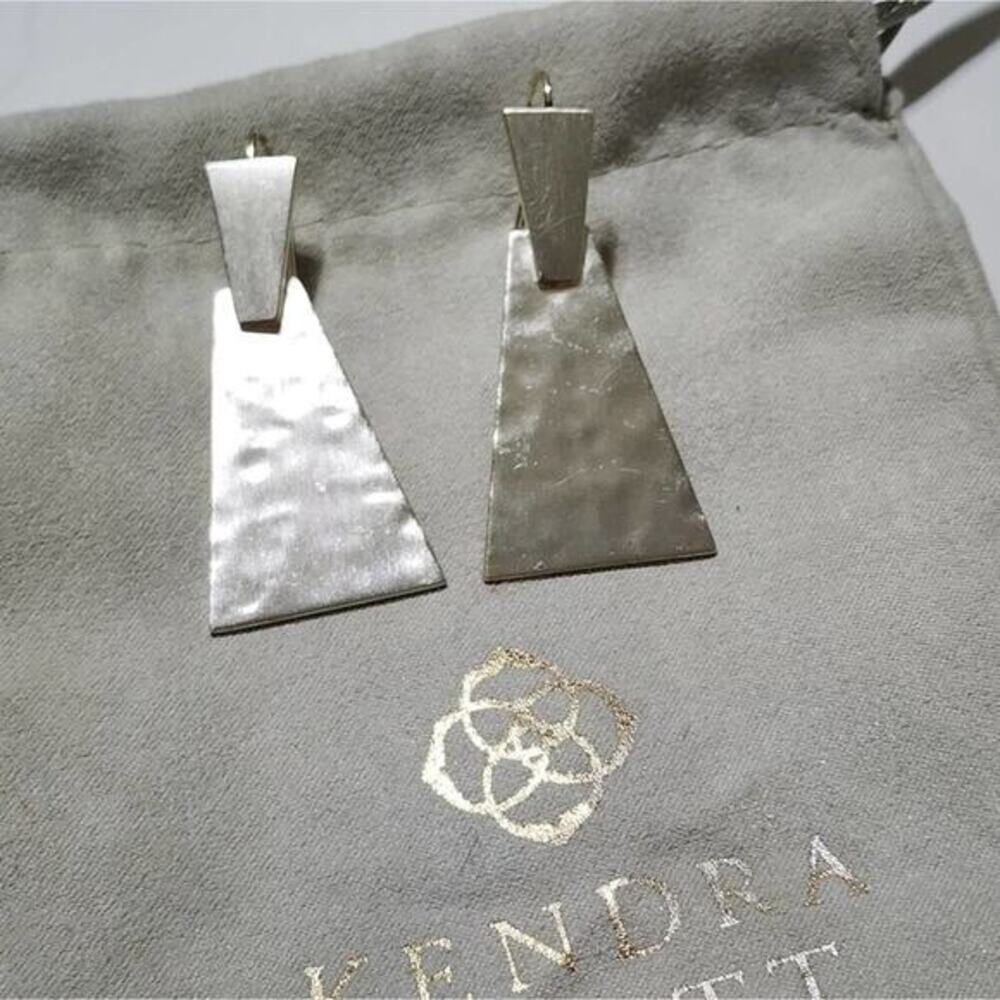 Kendra Scott Keerti Hammered Silver Geometric Trapezoid Dangle Drop Earrings - Picture 4 of 7